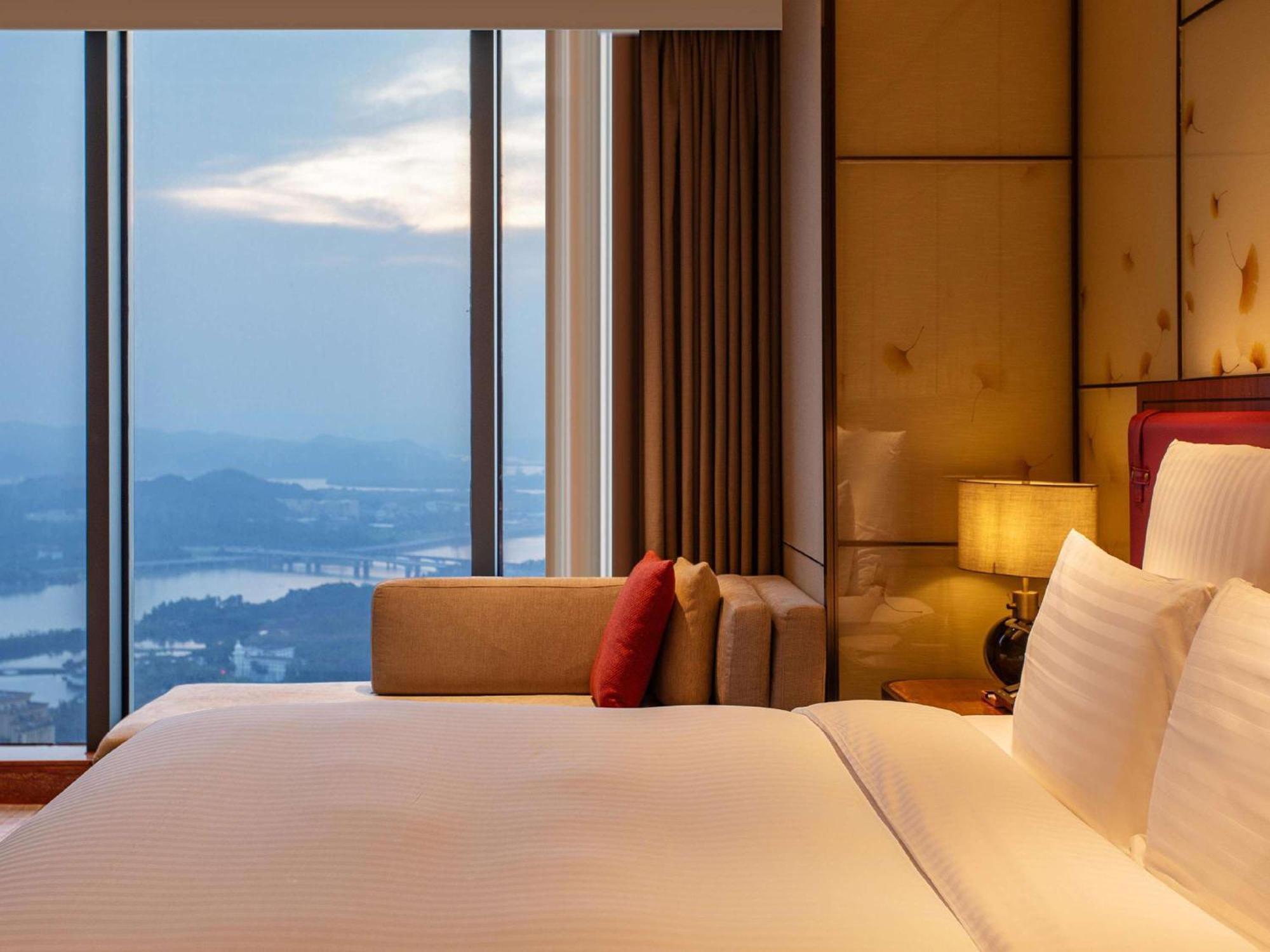 Pullman Huizhou Kaisa Hotell Exteriör bild